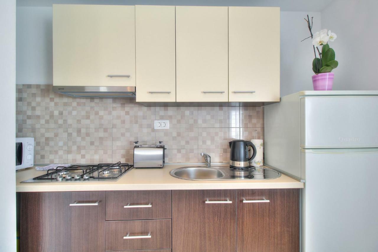 Apartments Antunovic Umag Exterior photo